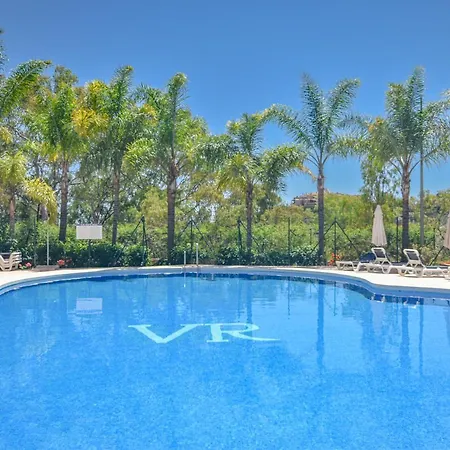 Lejlighed Penthouse With Sea Views In Nueva Andalucia