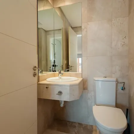 Lejlighed Penthouse With Sea Views In Nueva Andalucia