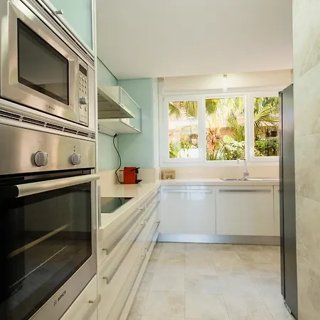 Penthouse With Sea Views In Nueva Andalucia Lejlighed *