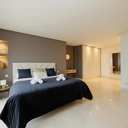 Appartement Penthouse With Sea Views In Nueva Andalucia *