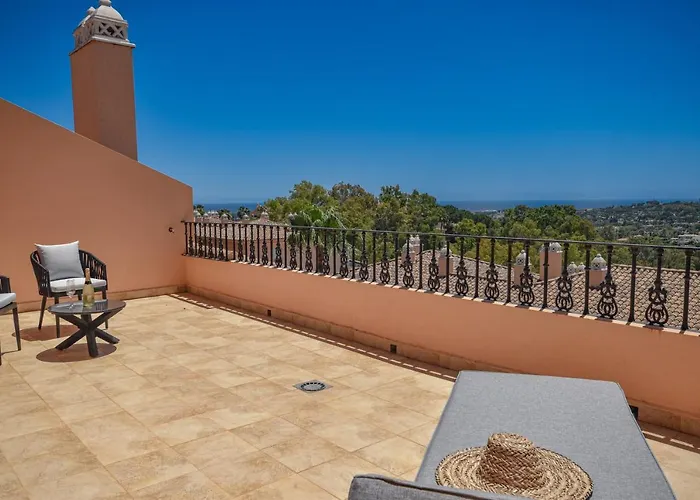 Penthouse With Sea Views In Nueva Andalucia Апартаменти Марбелья
