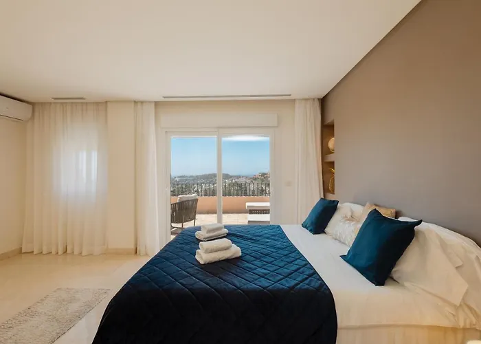 Penthouse With Sea Views In Nueva Andalucia * Марбелья