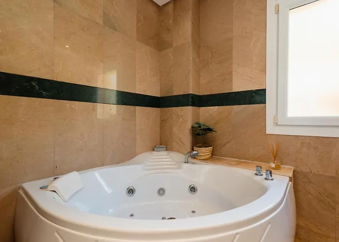 Апартаменти Penthouse With Sea Views In Nueva Andalucia *