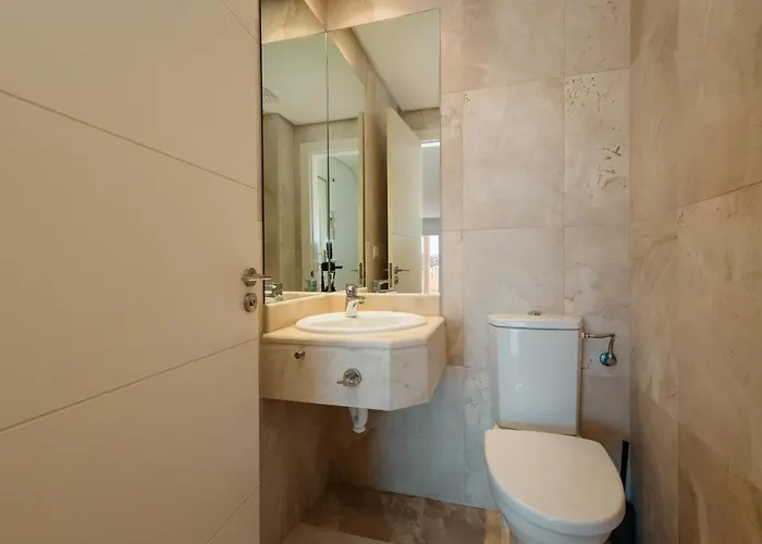 Апартаменти Penthouse With Sea Views In Nueva Andalucia