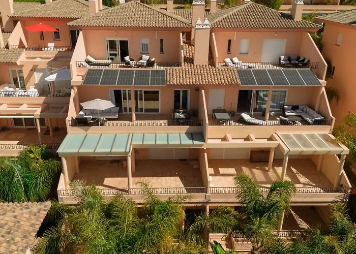 Penthouse With Sea Views In Nueva Andalucia