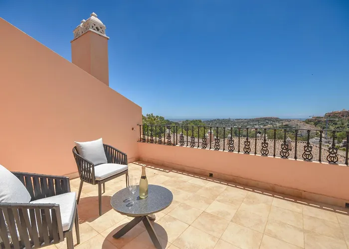 Penthouse With Sea Views In Nueva Andalucia Апартаменти Марбелья