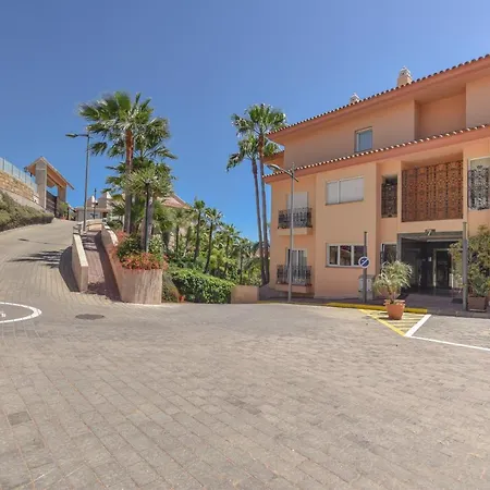 Penthouse With Sea Views In Nueva Andalucia