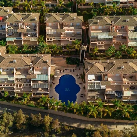 Penthouse With Sea Views In Nueva Andalucia