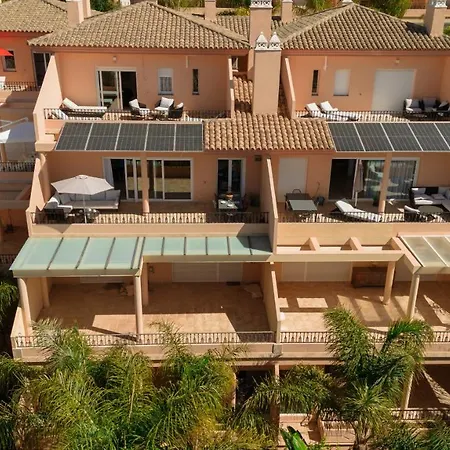 Penthouse With Sea Views In Nueva Andalucia