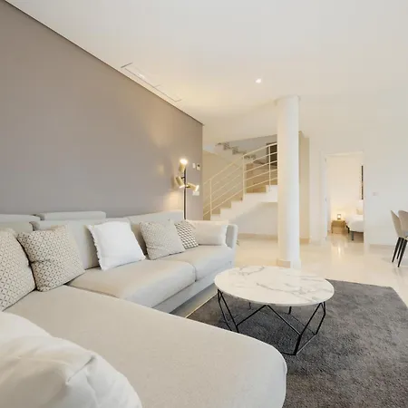 Apartment Penthouse With Sea Views In Nueva Andalucia *