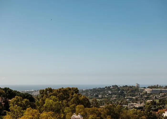 Lejlighed Penthouse With Sea Views In Nueva Andalucia *