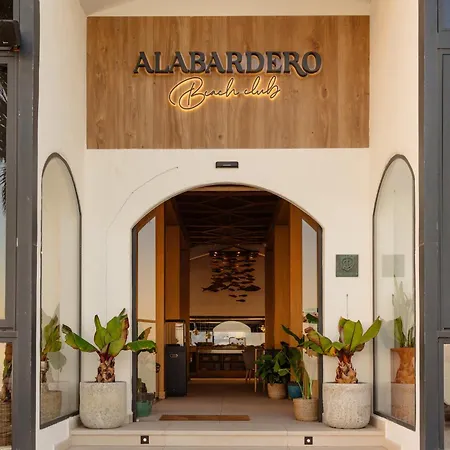 Penthouse With Sea Views In Nueva Andalucia Marbella